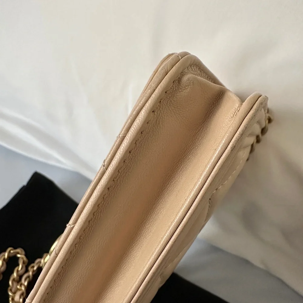 Chanel Boy WoC Wallet on Chain - Beige nude lambskin w/ gold hardware - Picture 3 of 8